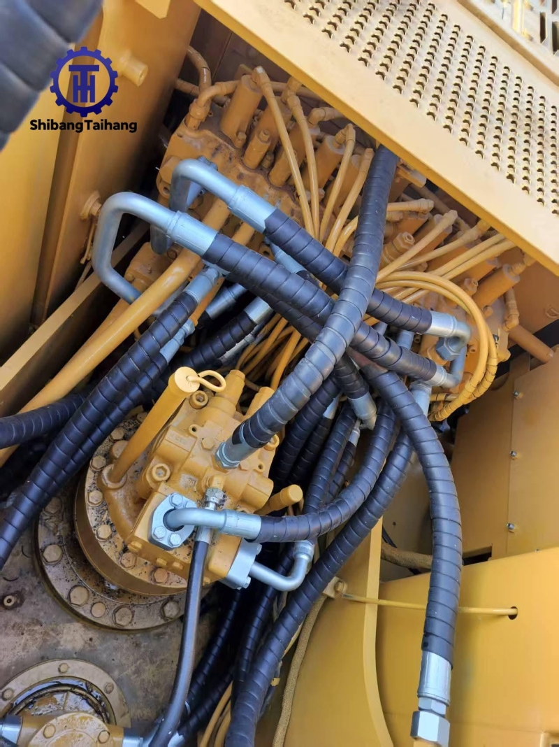 Excavadora Caterpillar 320C Usada en Venta 2