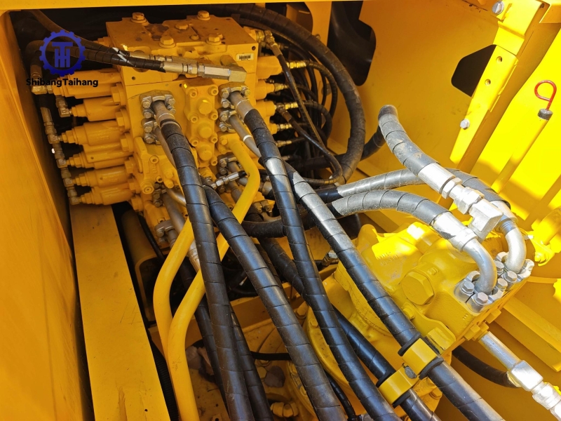 Komatsu PC240 d'occasion à vendre 