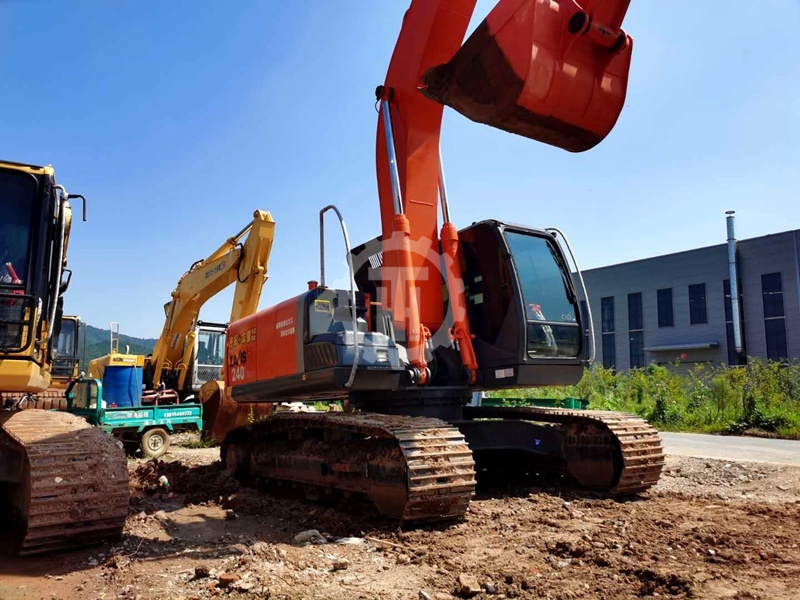 Used HITACHI ZX240 for Sale