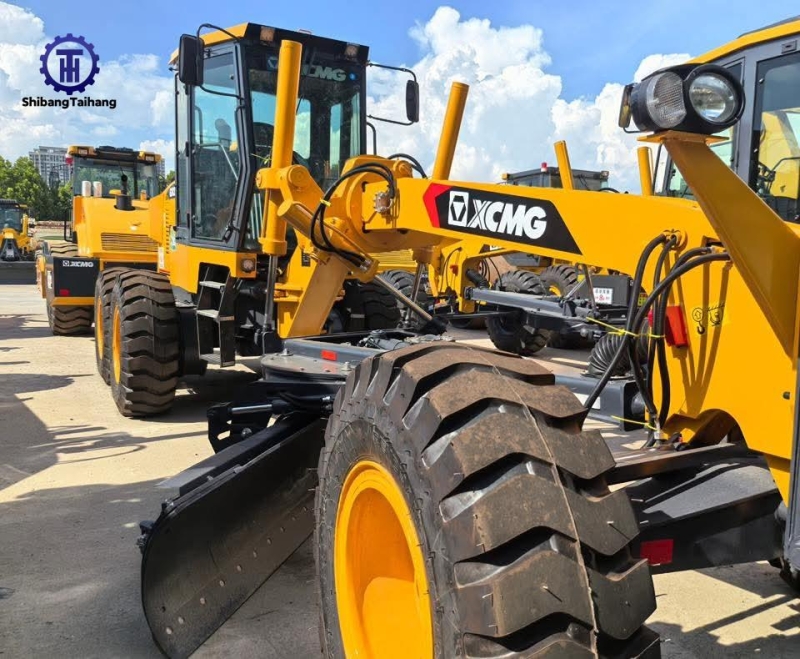  ممهد طريق XCMG 2153 مستعمل للبيع