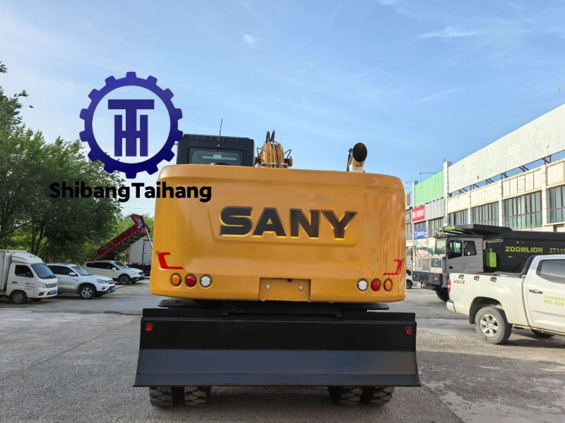Новый колёсный экскаватор Sany 155 в продаже
