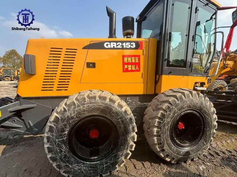 Motoniveladora XCMG 2153 usada en venta 2