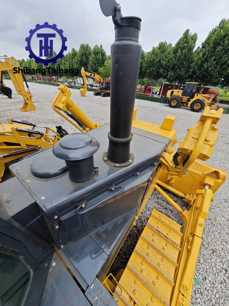 بلدوزر SD32 مستعمل