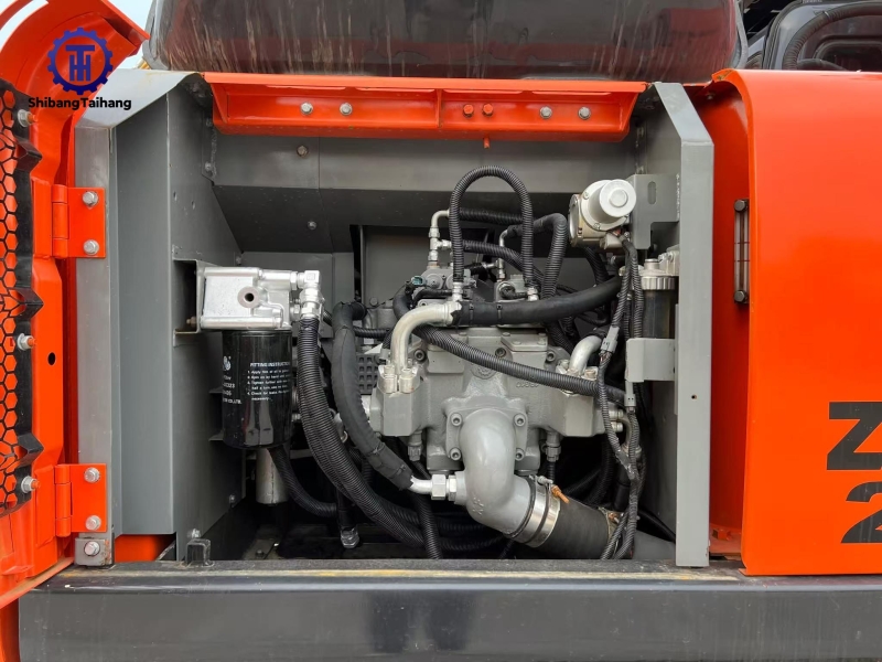 Excavadora Hitachi ZX210 de segunda mano en venta