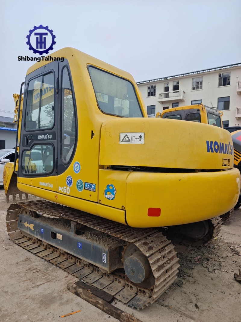 للبيع حفار كوماتسو PC60 مستعمل