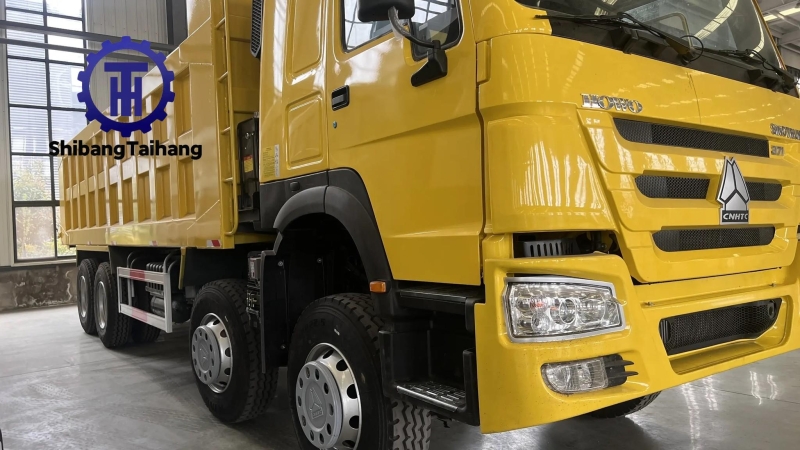 قلابة HOVO 8x4 مستعملة للبيع