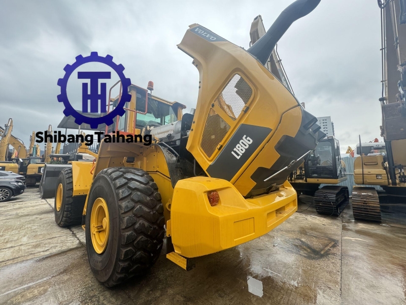 Б/у погрузчик Volvo L180G
