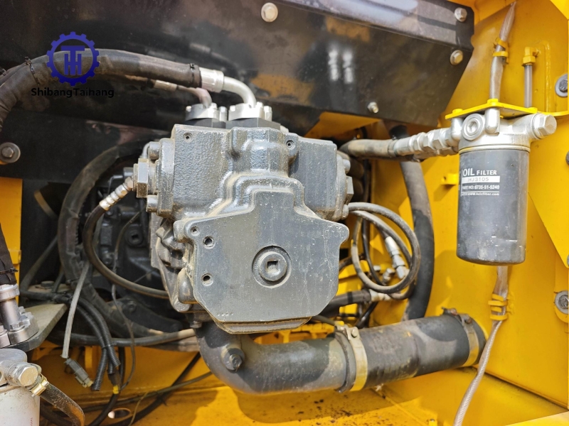 Продается б/у Komatsu 200  .