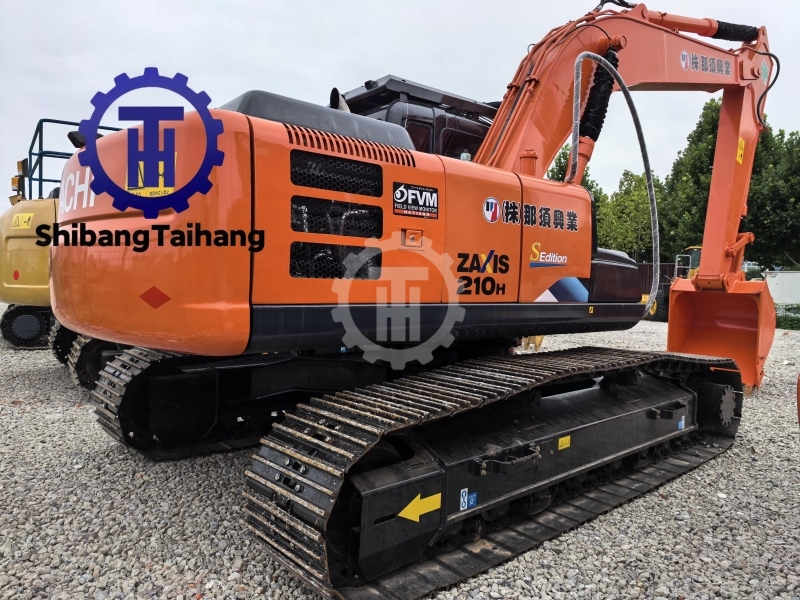 Used Hitachi ZX210 Excavator