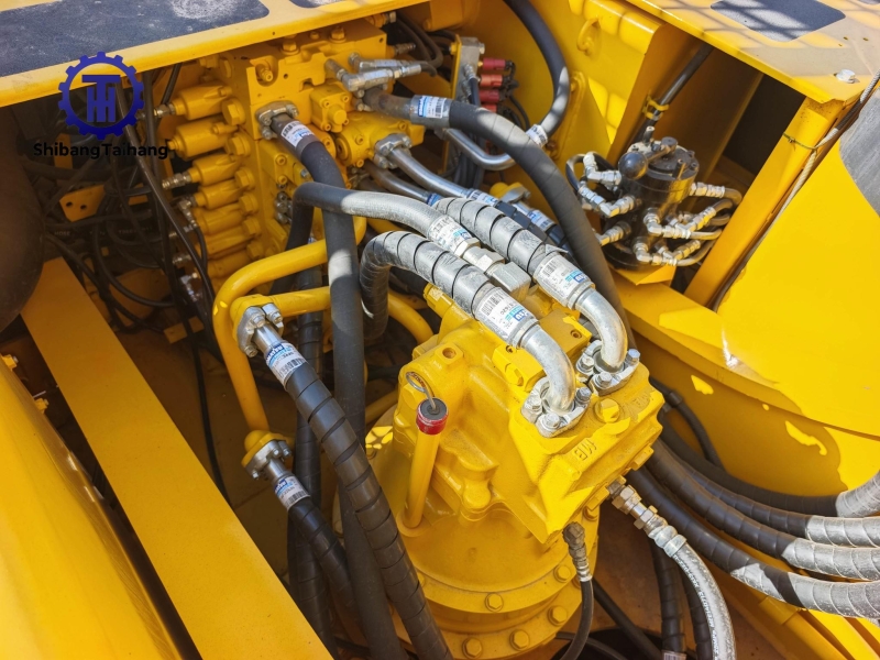 Продается б/у Komatsu 360