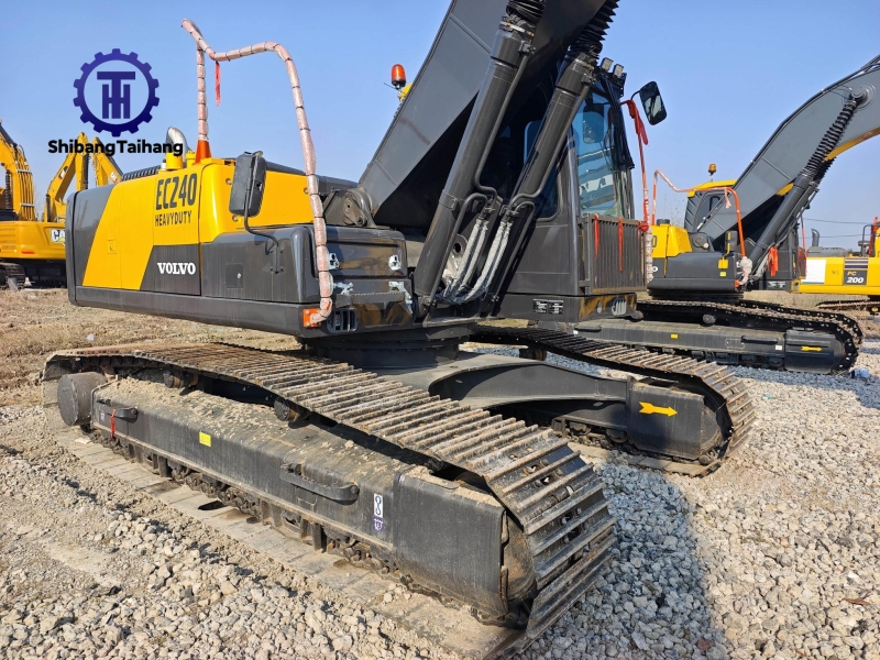 Excavadora Volvo EC240 usada en venta