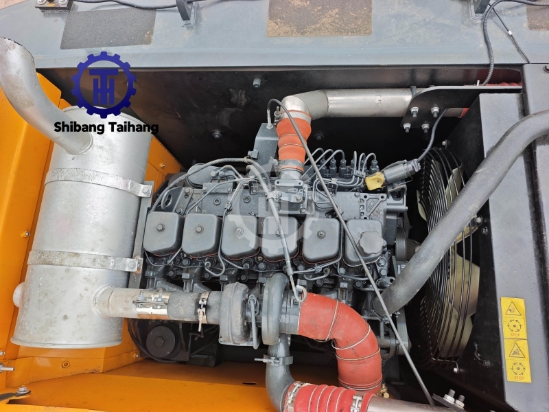 USED HYUNDAI 220 EXCAVATOR