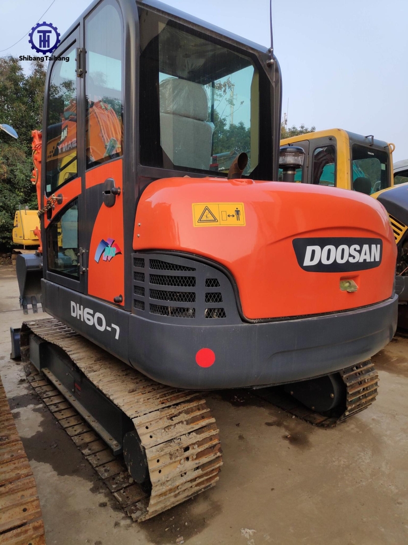 Doosan DH60 d'occasion à vendre