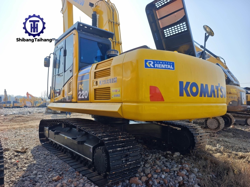 Excavadora Komatsu PC220 usado en venta 2
