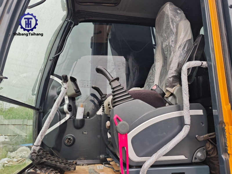 Excavadora Hyundai 305 usado en venta 2