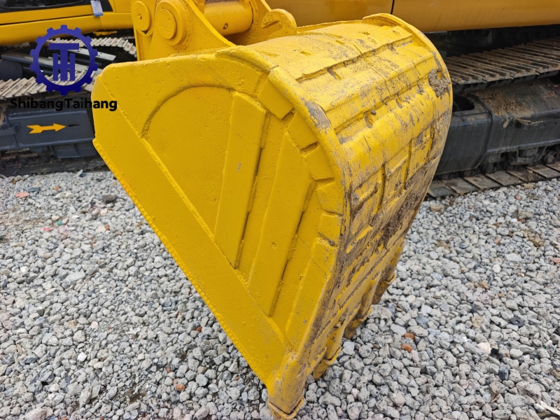 Komatsu PC120 d'occasion à vendre 