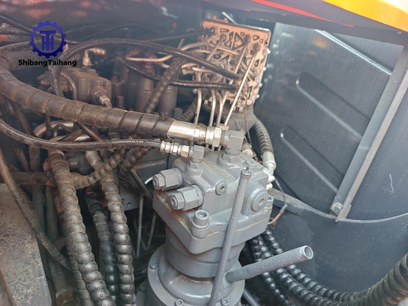 Продается б/у HItachi ZX120