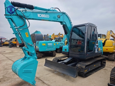 للبيع حفار كوبيلكو SK75 مستعمل