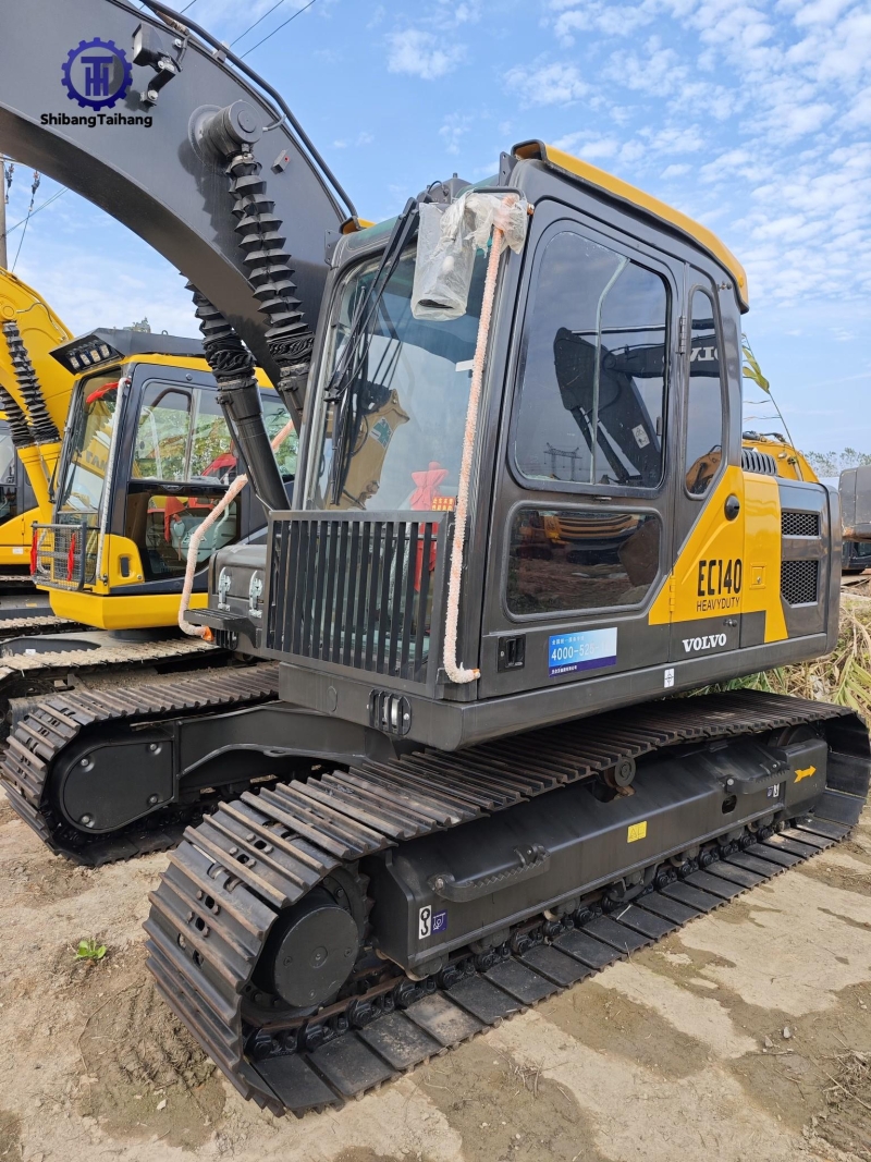 2للبيع حفار فولفو EC140 مستعمل