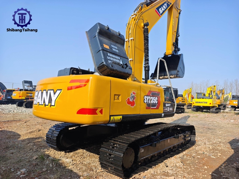 للبيع حفار ساني 235 مستعمل