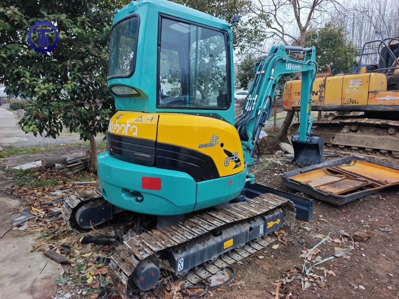 Excavadora Kubota KX35 usado en venta