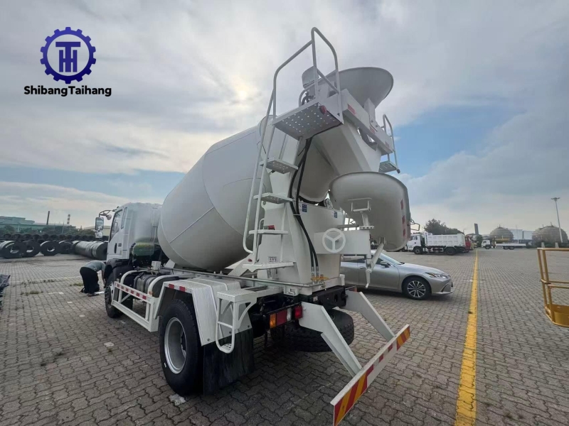 Camion bétonnière 8m³ d'occasion en vente