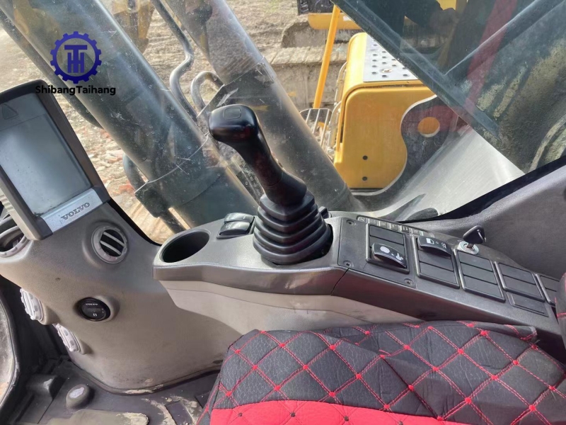 Excavadora Volvo EC220 usada en venta 