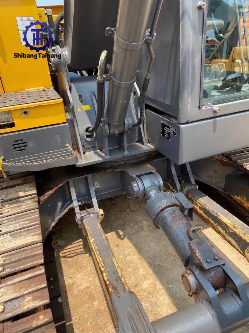 للبيع حفار فولفو EC80 مستعمل