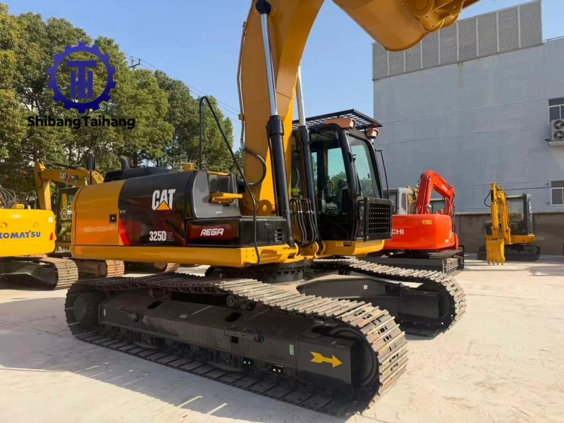 Excavadora Caterpillar 325D Usada en Venta 