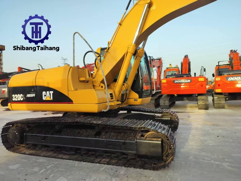 Продается б/у Caterpillar 320C..