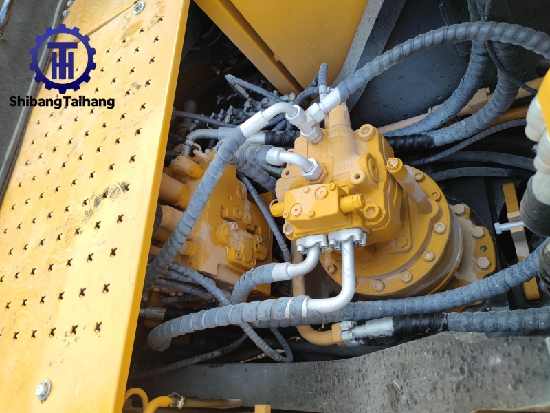 Excavadora SANY 235 Usada en venta 3