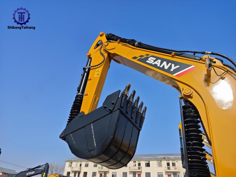 للبيع حفار ساني 60 مستعمل