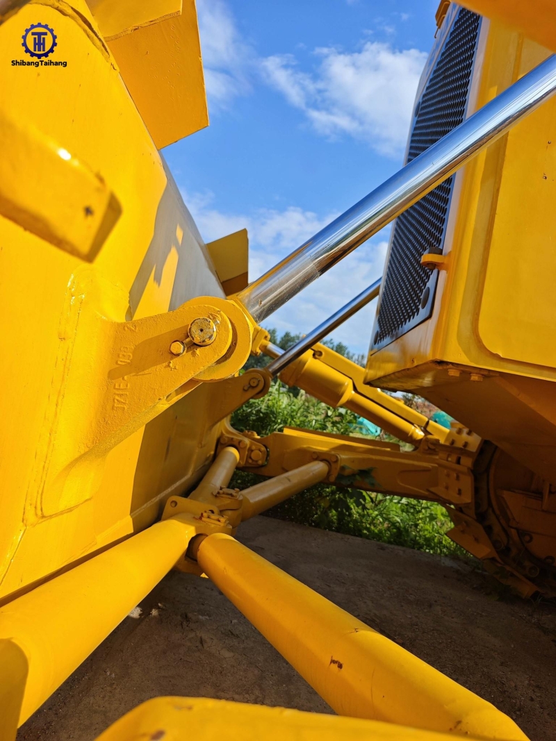 Бульдозер б/у Shantui SD32 в продаже