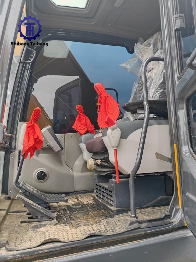 Excavadora XCMG 215 usado en venta 