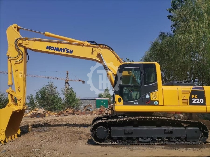 Used Komatsu PC220 for sale 4