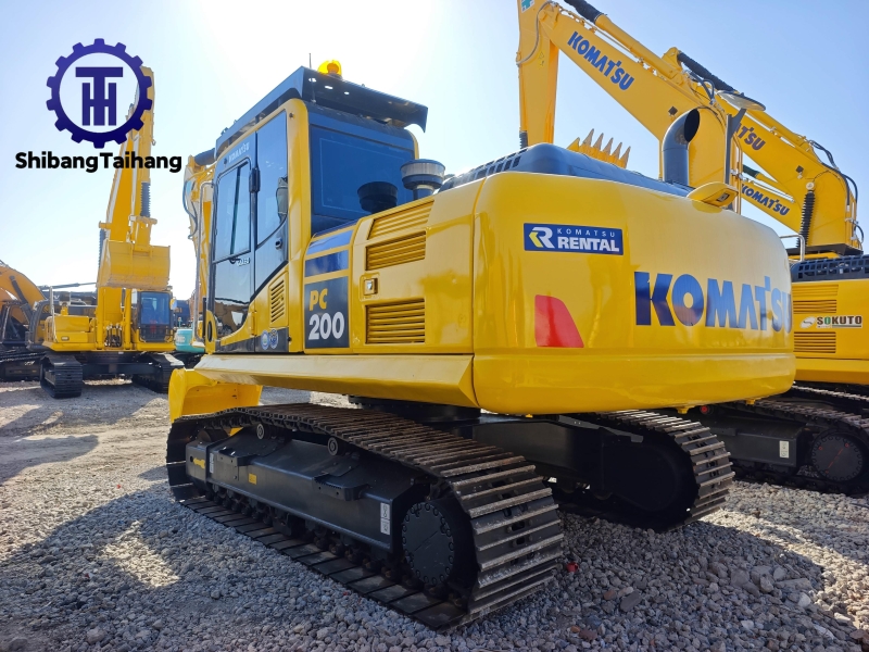 Komatsu PC200 d'occasion à vendre 4