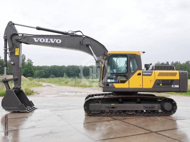 Used Volvo EC200D Excavator Earth Moving Equipment High Performance