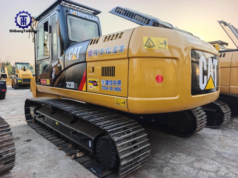 Экскаватор Caterpillar 323 б/у в продаже
