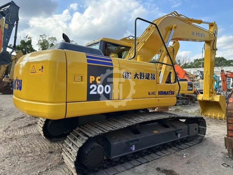 Used Komatsu PC220 for sale 2