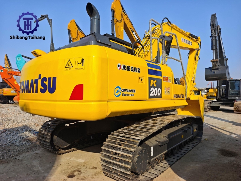 Продается б/у Komatsu 200