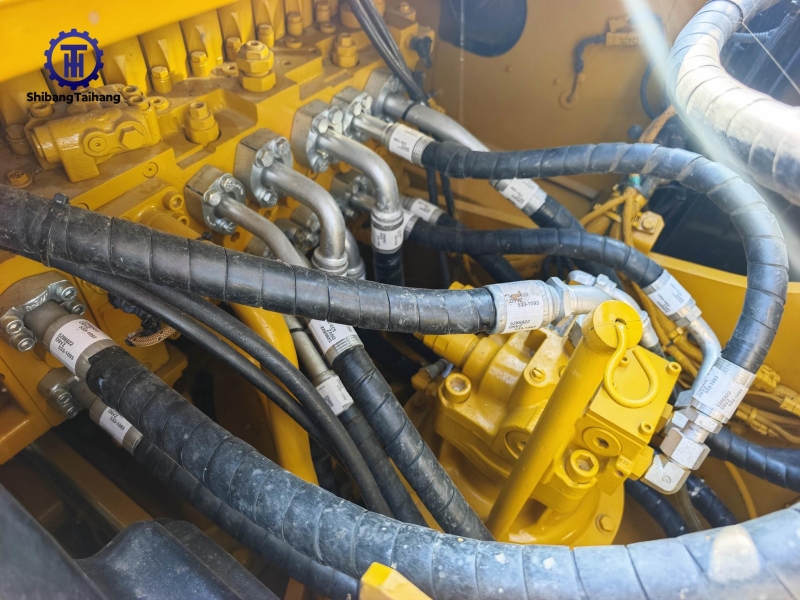 Excavadora Caterpillar 323GC Usada en Venta