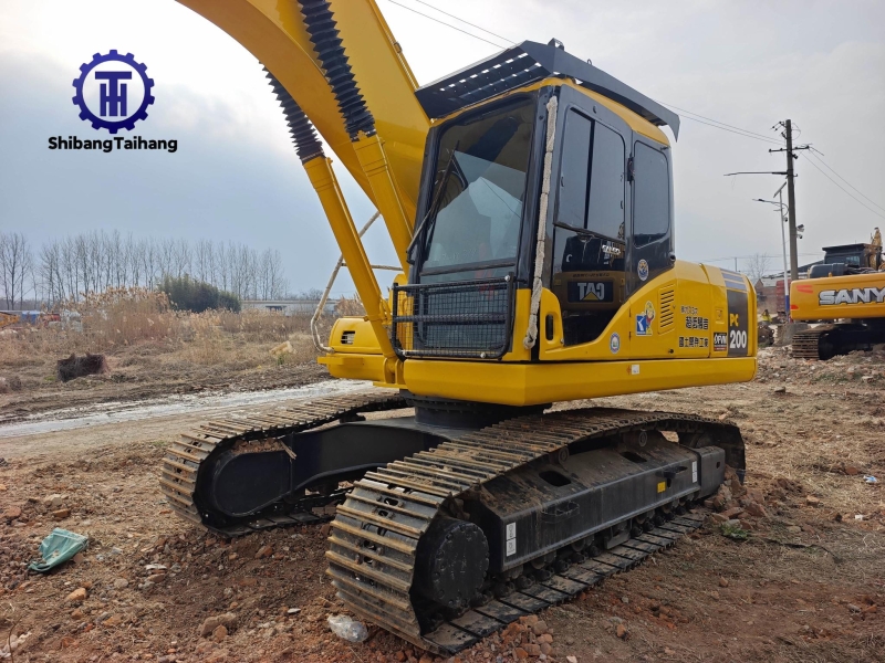 Komatsu PC200 d'occasion à vendre 2