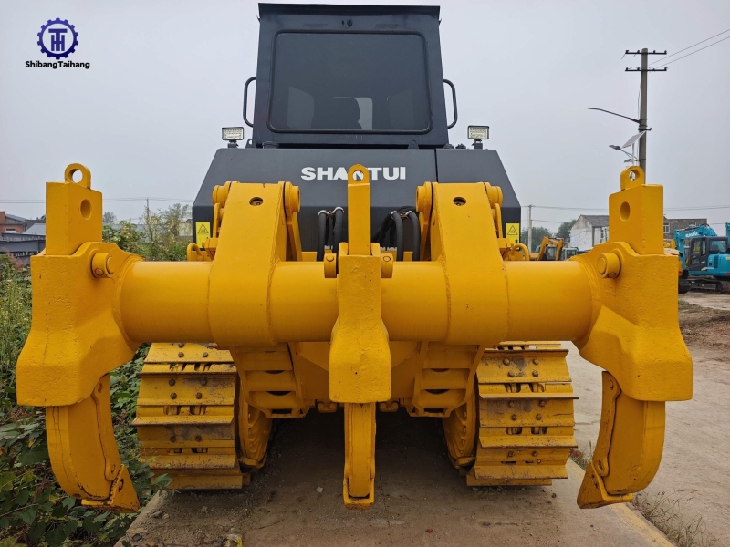 بلدوزر Shantui SD22 مستعمل للبيع