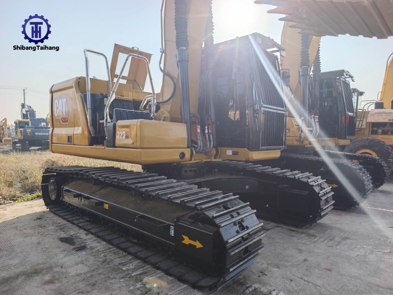 Caterpillar 323GC d'occasion à vendre 