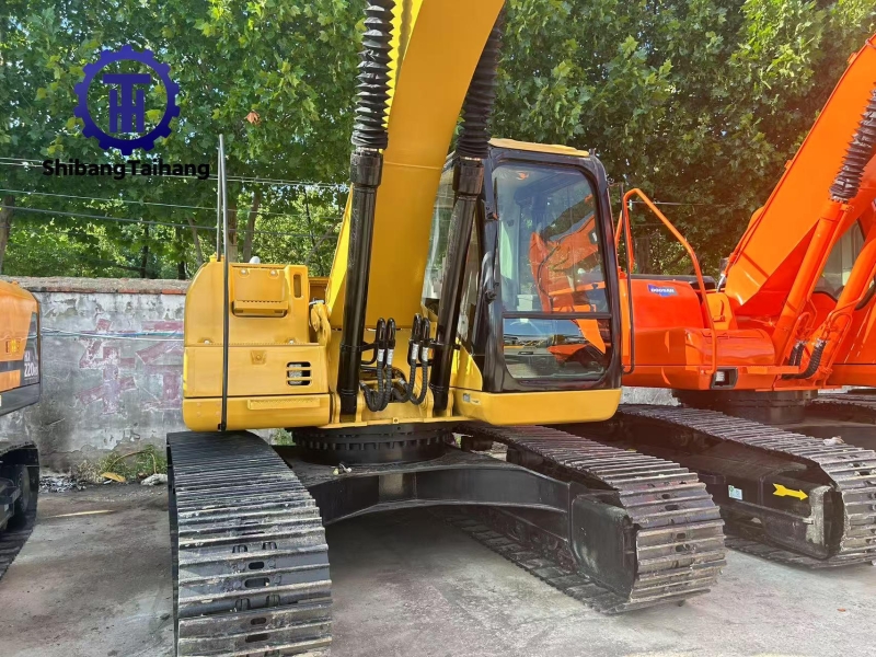 Excavadora Caterpillar 320C Usada en Venta 4