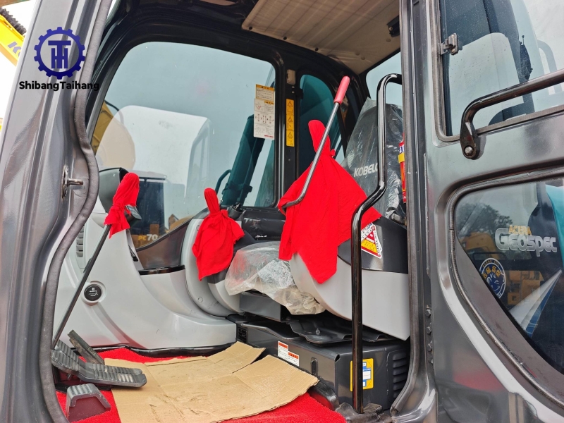 Excavadora Kobelco SK75 Usada en venta 