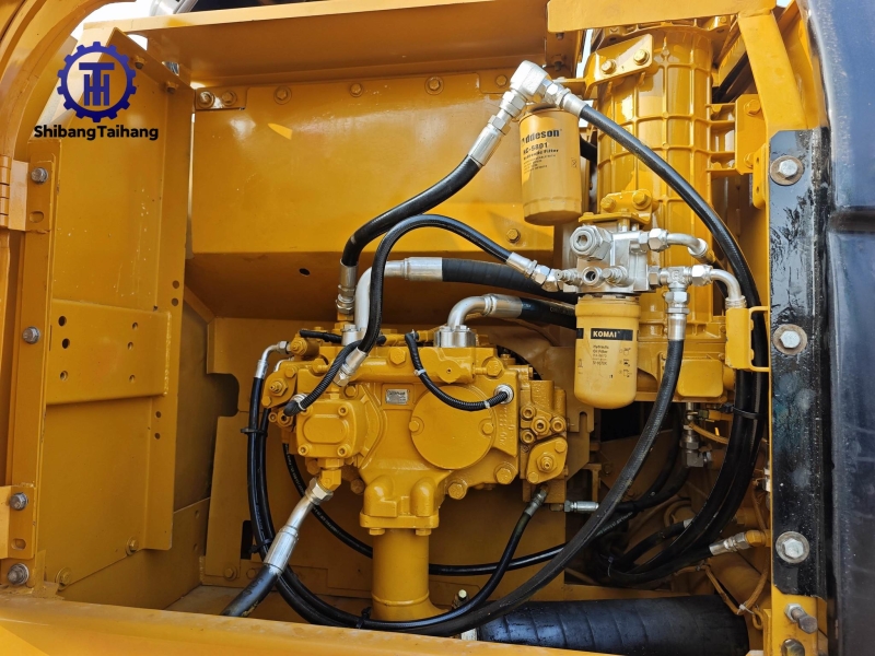 Excavadora Caterpillar 320D Usada en Venta