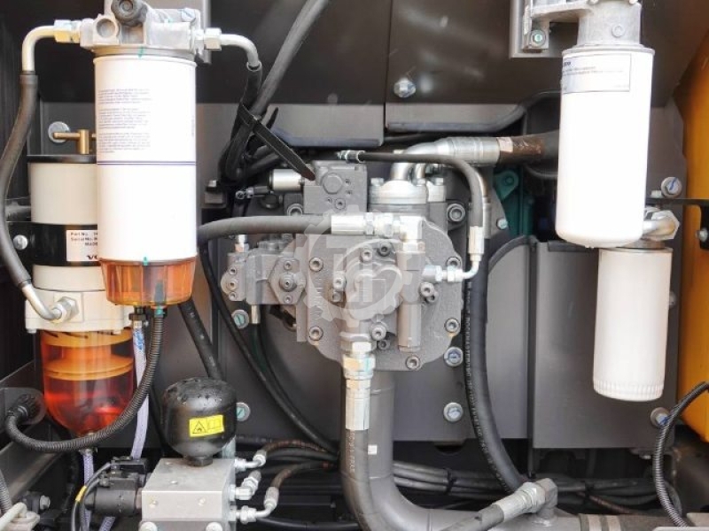 Used Volvo EC200D Excavator Earth Moving Equipment High Performance