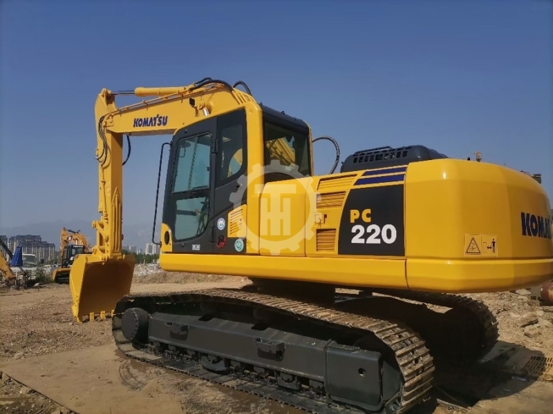 Used Komatsu PC220 for sale 4