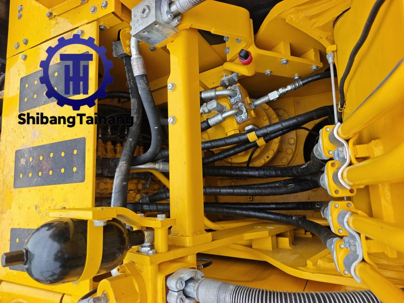 Б/у экскаватор Komatsu 210
